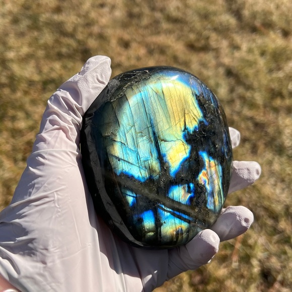 SOLD 3.9” Massive Flashy XXL Labradorite Palm Stone - Focal Meditation Stone - Picture 8 of 12